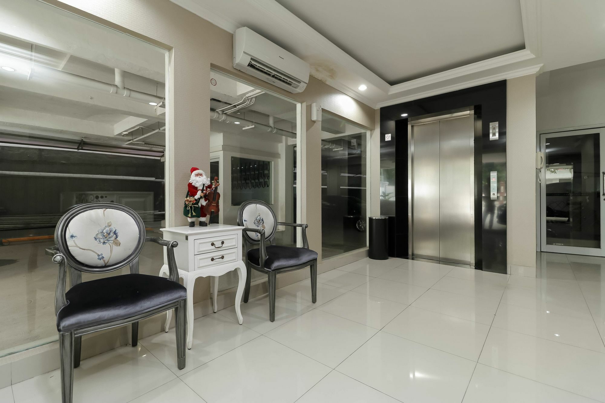 Reddoorz Plus @ Setiabudi Barat Cakarta Dış mekan fotoğraf